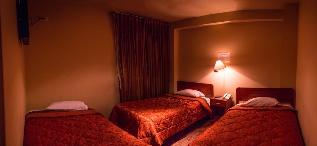 Ebony Hotel Huaraz  Buitenkant foto