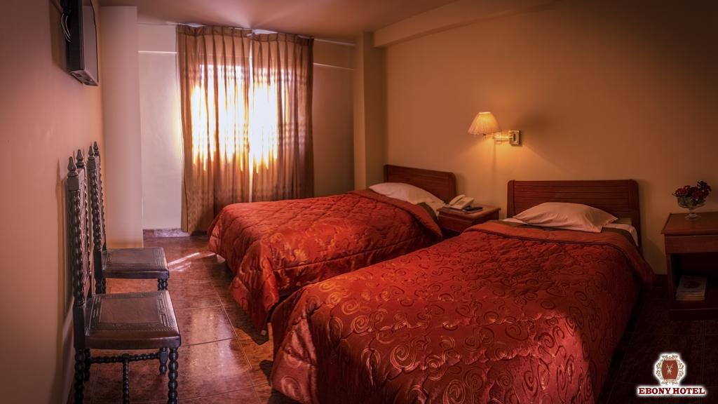 Ebony Hotel Huaraz  Buitenkant foto