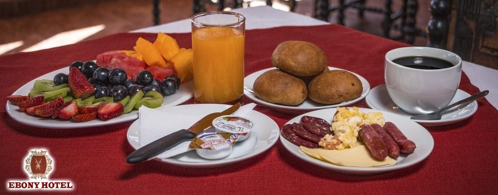 Ebony Hotel Huaraz  Buitenkant foto