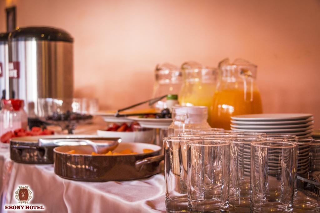 Ebony Hotel Huaraz  Buitenkant foto