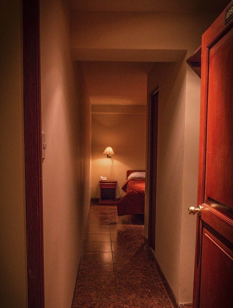 Ebony Hotel Huaraz  Buitenkant foto