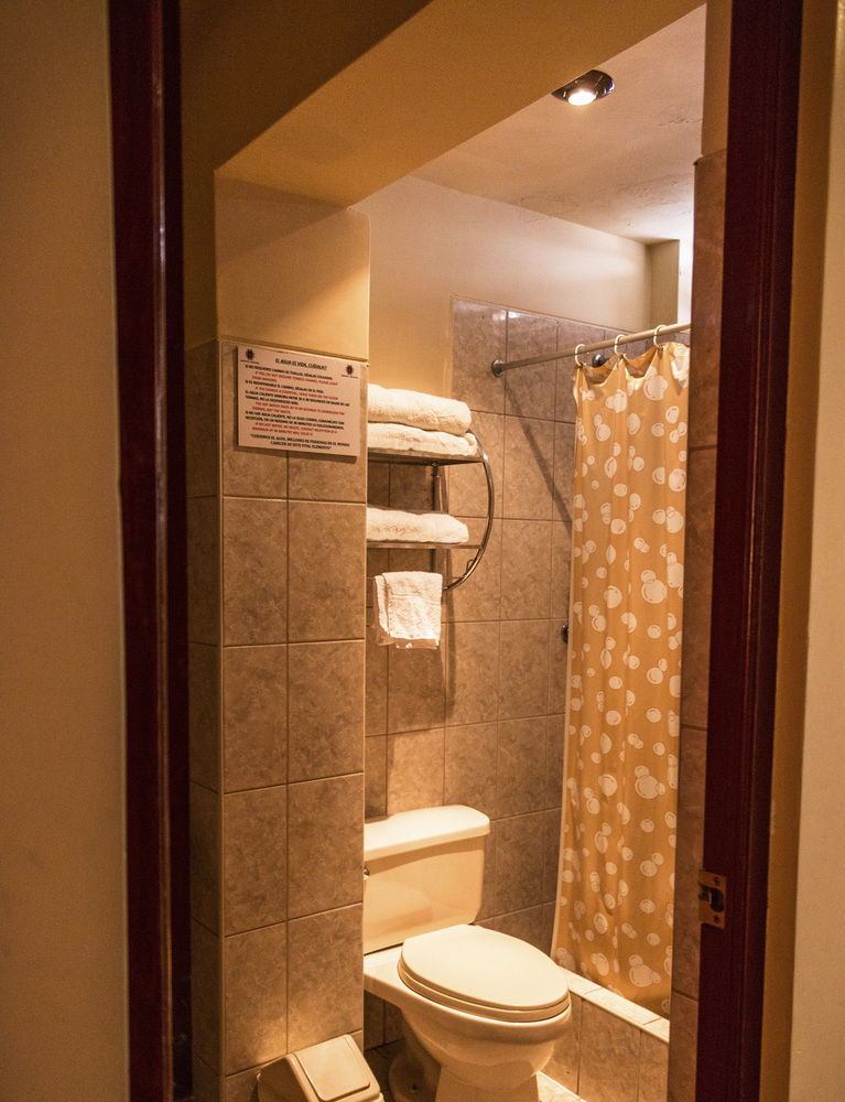 Ebony Hotel Huaraz  Buitenkant foto