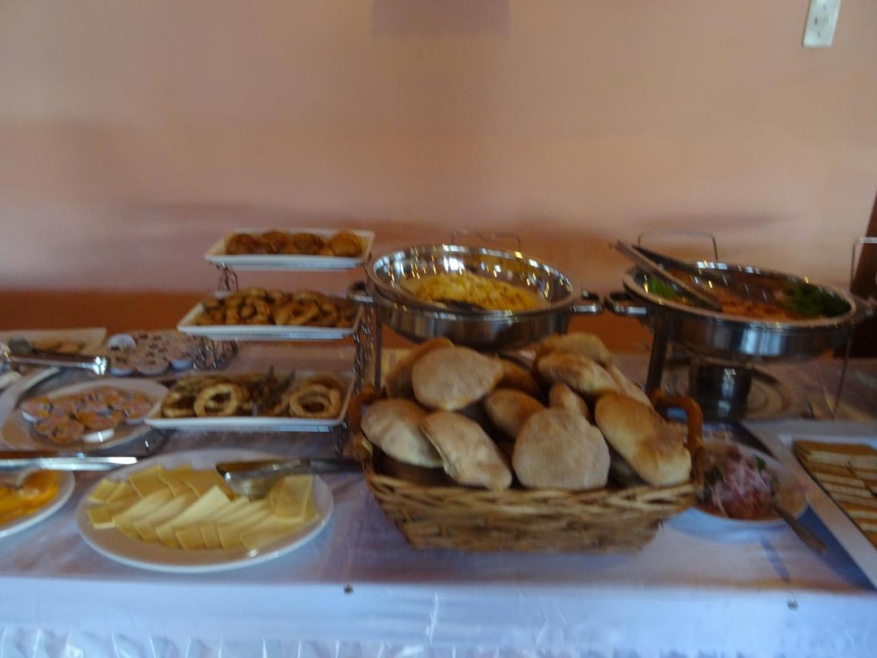 Ebony Hotel Huaraz  Buitenkant foto